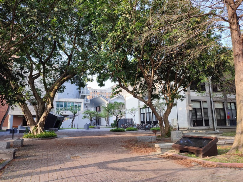 位於台灣大學校內的「陳文成事件紀念廣場」於去年2月啟用，該廣場即為陳文成罹難的紀念場域。   圖：陳文成基金會提供