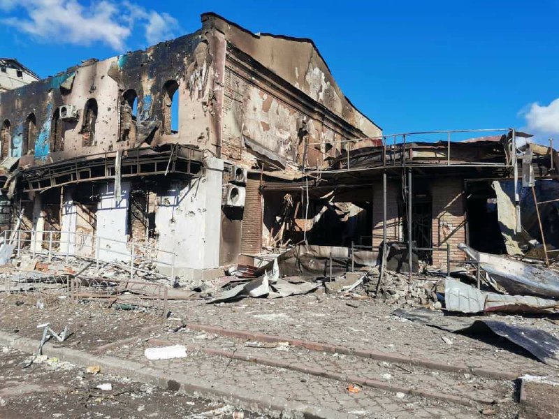 烏克蘭第二大城哈爾科夫（Kharkiv）遭砲火摧殘，滿目瘡痍。   圖：取自 Aleph א推特