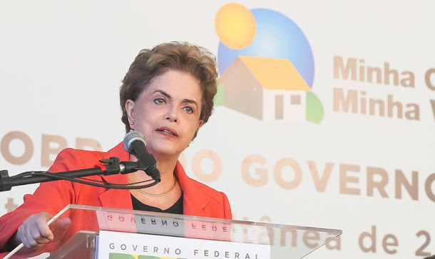 身陷貪瀆風暴的巴西總統羅賽芙(Dilma Rousseff)，因彈劾案暫被停職180天，13日起由副總統泰梅爾(Michel Temer)代理。   圖：翻攝羅賽芙臉書