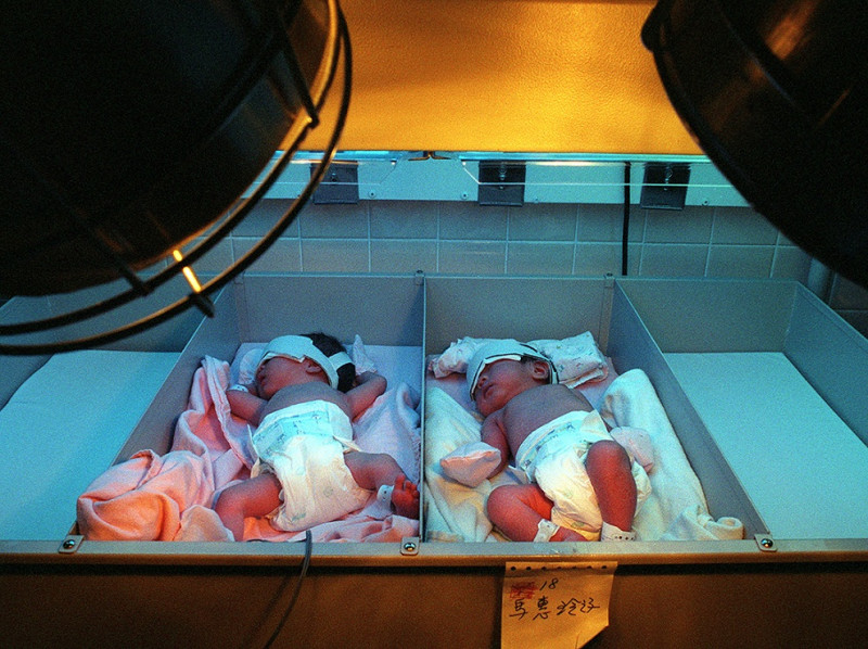 英、美大學研究團隊開發出特殊的培養液，調整受精卵在體外培養的環境，成功地使得受精卵在實驗容器內能夠培養成長的時間提升到13天。   圖：達志影像/路透社資料照片