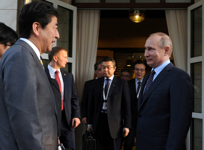 日本內閣總理大臣安倍晉三6日與俄羅斯總統普亭會晤。   圖：達志影像/路透社