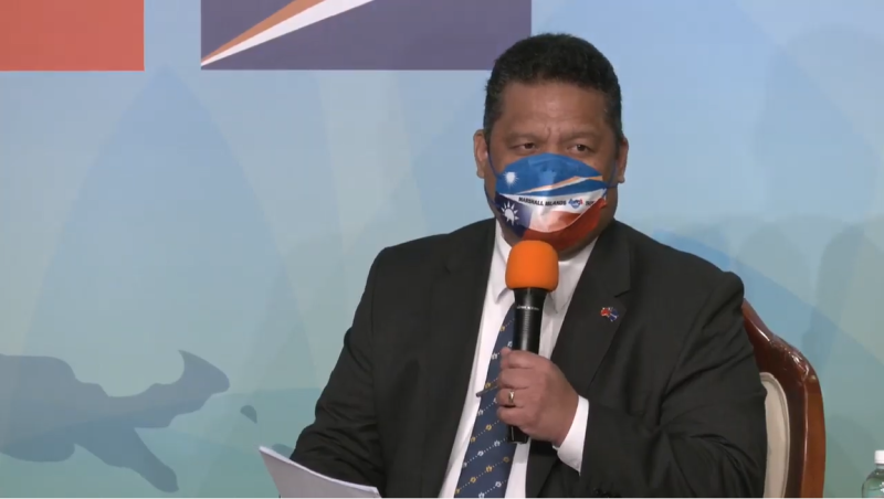 馬紹爾群島共和國外交暨貿易部長粘瑞（Casten Nemra）。   圖：擷自外交部直播畫面