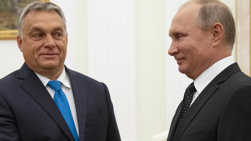 匈牙利總理奧班與俄羅斯總統普丁。   圖：翻攝自@kalmantibs推特（資料照）