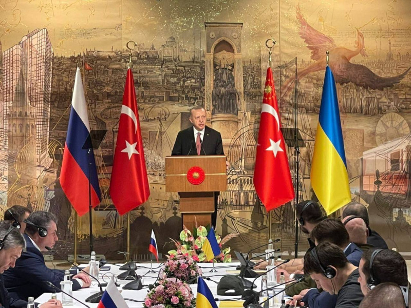 俄烏雙方於 29 日在土耳其伊斯坦堡進行最新一輪談判。土耳其外交部長卡夫索格魯今日表示俄烏兩國外長可能 2 週內再度會面。   圖：翻攝 SZR推特（資料照）