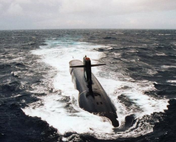 法國「凱旋級」戰略導彈核潛艦傳打破常規，派出3艘進入大洋部署。圖為「凱旋級」1號艦「凱旋號(S616)」。   圖：翻攝維基百科/CC BY-SA 2.0 fr