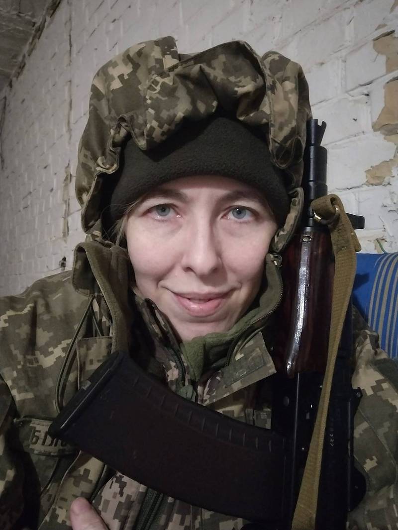 42歲女性狙擊手奧萊娜讓俄羅斯人怕到用假新聞將她「賜死」。   圖：翻攝Olena bilozerska臉書