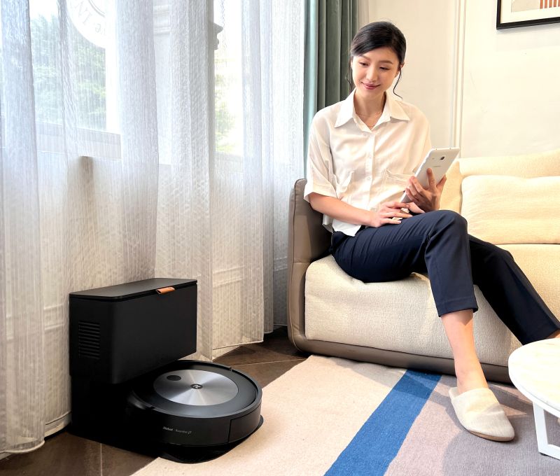 ▲iRobot 在台灣推出旗艦機款「iRobot Roomba j7 掃地機器人」。   圖 : nownews / 提供
