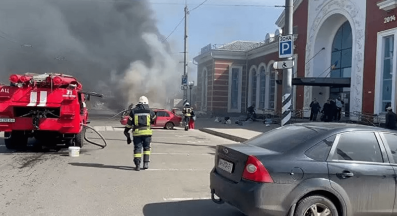 頓涅茨克州州長基里連卡（Pavlo Kyrylenko）指控烏克蘭克拉馬托爾斯克（Kramatorsk）火車站在今（8）日遭到俄羅斯飛彈襲擊，造成數十人死亡。   圖：頓涅茨克人民共和國國土防禦指揮部Telegram