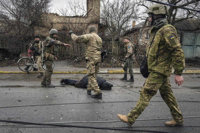 隨著烏俄戰爭愈演愈烈，軍隊入侵烏克蘭村莊後性侵事件更是頻傳。（示意圖）   圖：達志影像/美聯社