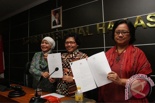 印尼總統佐科威(Jokowi)強力譴責性侵兒童罪犯，11日召開臨時法律增加條例會議，欲促成罪犯去勢法條。但是，13日遭到16個民間單位抗議，認為保護孩童而新增的罪犯去勢法條並不能降低犯罪率。    圖：GWO提供