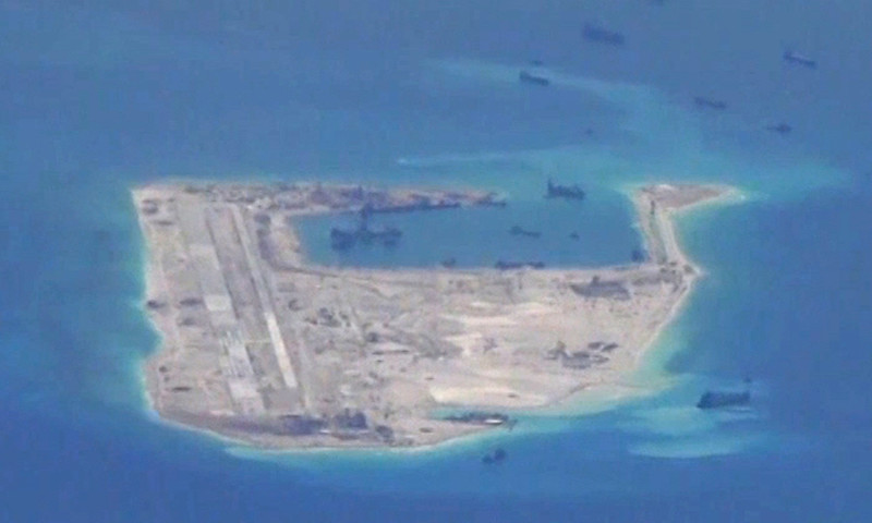 中國在南海永暑礁造陸行為引起周遭國家緊張。圖片來源：達志影像/路透社   