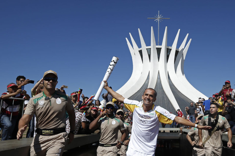 2016里約奧運進入倒數，聖火已在巴西境內傳遞，國際奧委會加強打擊運動員服用禁藥。   圖：翻攝國際奧委會官網