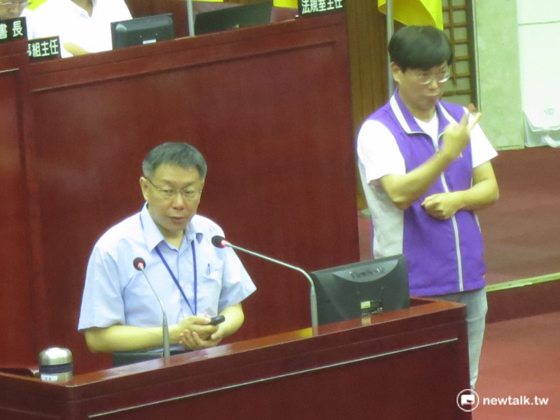 台北市長柯文哲23日赴議會進行專案報告。   圖：呂佳峻/攝