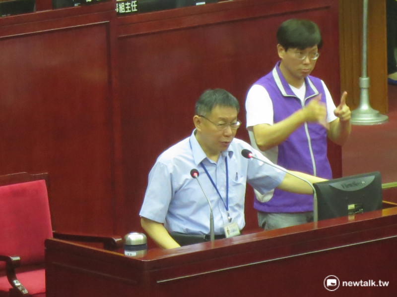 針對大巨蛋案，台北市長柯文哲23日赴議會進行專案報告。   圖：呂佳峻/攝