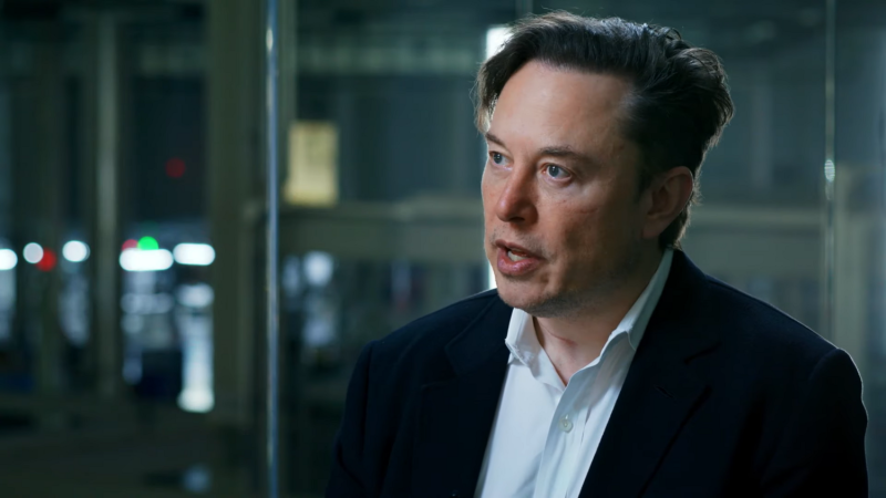 特斯拉執行長馬斯克（Elon Musk）擁有能影響全球經濟的眾多企業大廠，作為商業領袖，他認為自己比任何人知道更多的即時全球經濟數據。   圖：翻攝自《TED》（資料照）