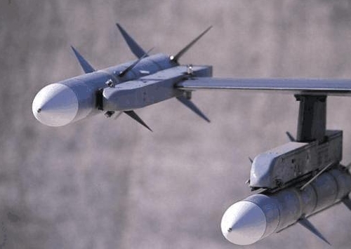 美軍的機載AIM-120導彈。   圖 : 翻攝自KKNews