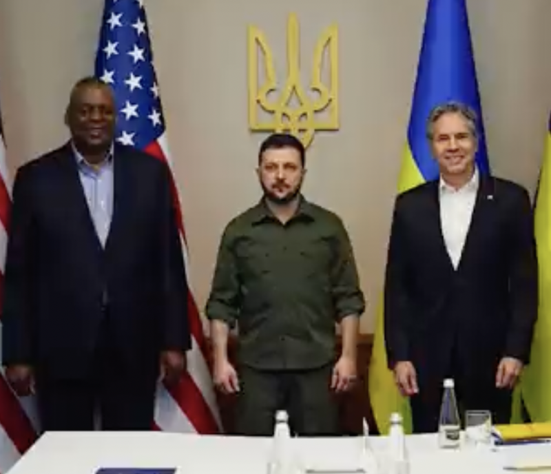 烏總統澤連斯基在基輔與美國國務卿布林肯和國防部長奧斯丁會面。   圖 : 擷取自Twitter