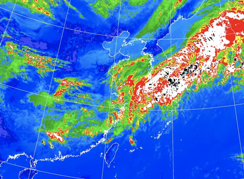 上海昨天出現劇烈暴風雨，中央氣象局局長鄭明典指出，是因為鋒面帶上生成「中尺度對流系統」所造成。   圖／翻攝中央氣象局官網