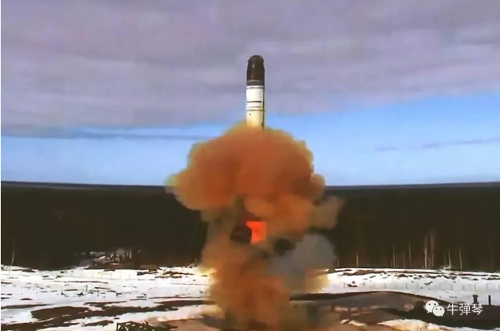 俄羅斯可攜帶10個重型或者16個輕型分導式核彈頭的「薩爾馬特」洲際導彈。   圖 : 翻攝騰訊新聞(資料照片)