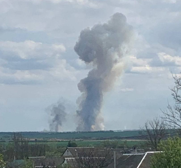 俄羅斯邊境別爾哥羅德發生多次爆炸起火事件。   圖:翻攝自推特