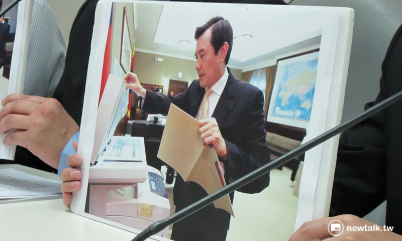 民進黨立委王定宇8日表示，馬英九是唯一一個總統在辦公室放影印機的人。   圖：林朝億/攝