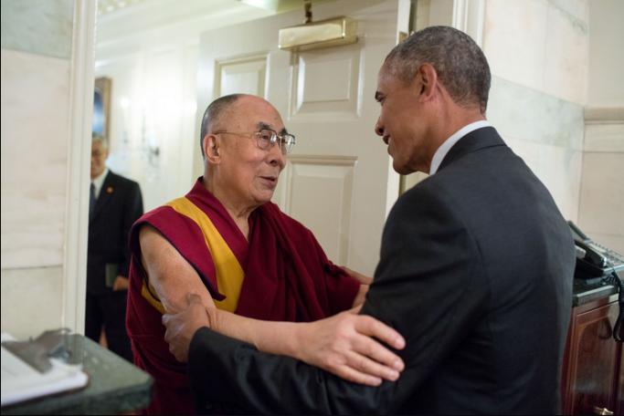 美國總統歐巴馬（Barack Obama）15日在白宮第4度會見西藏精神領袖達賴喇嘛（XIV Dalai Lama），這場閉門會議並未對外開放。   圖：翻攝白宮官網
