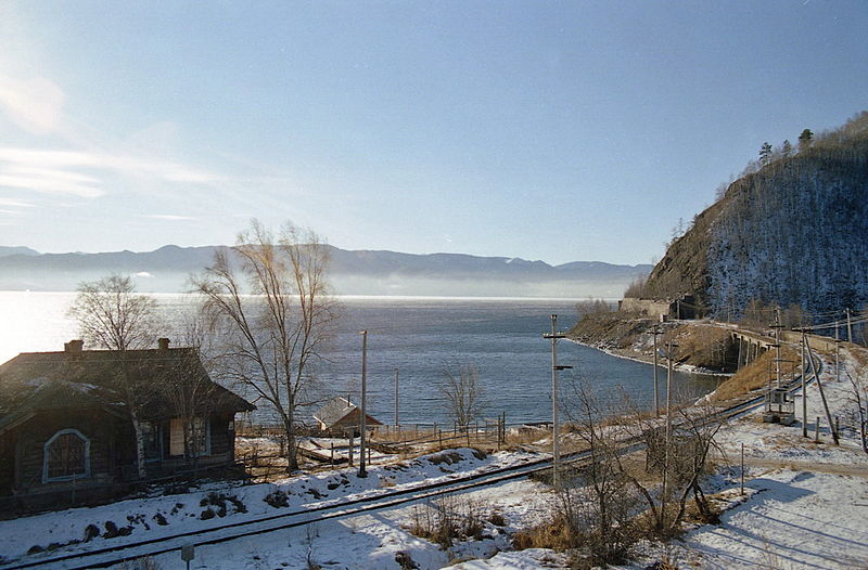 貝加爾湖是歐亞大陸最大的淡水湖，如今面臨污水問題。   圖：翻攝維基網站