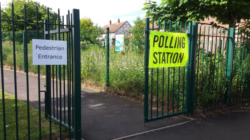 英國脫歐公投的地區學校投票所。   圖：胡蕙寧/攝