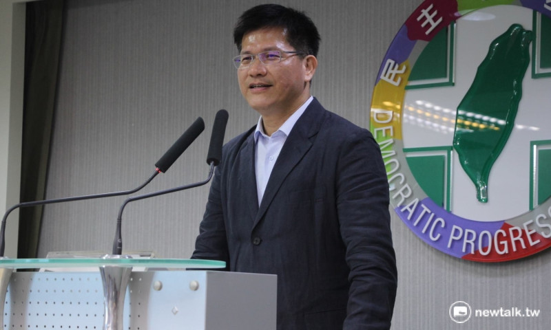台中市長林佳龍6日表示，希望推動台中成為國際NGO中心。   圖：林湘芸/攝