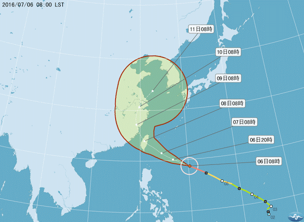 中央氣象局6日晚間發布陸上颱風警報後，除了台北市搶在陸警發布前宣布7日正常上班上課外，其他21縣市也陸續宣布正常上班上課。   圖：翻攝中央氣象局