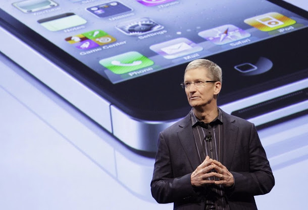蘋果執行長庫克（Tim Cook）曾公開大讚中國市場的重要性，但5月中國智慧手機出貨排名，蘋果iPhone手機跌到第5。   圖：達志影像/美聯社資料照片