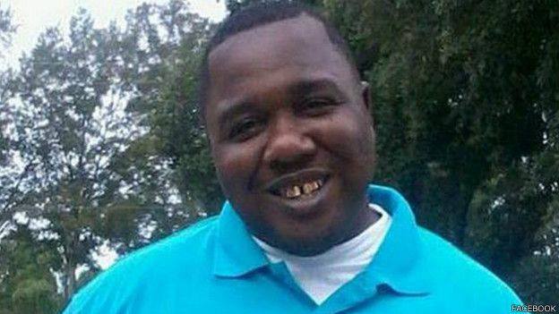 遭2名白人警察開槍射死的37歲黑人斯特林（Alton Sterling）。   圖：翻攝臉書