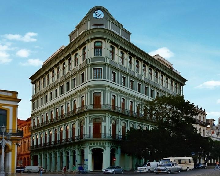薩拉託加酒店經常用來招待來訪的貴賓和政治人物，包括美國政府高級代表團。碧昂絲和 Jay-Z 於 2013 年訪問古巴期間下榻該酒店。   圖：截自推特@WordsmithSaxon