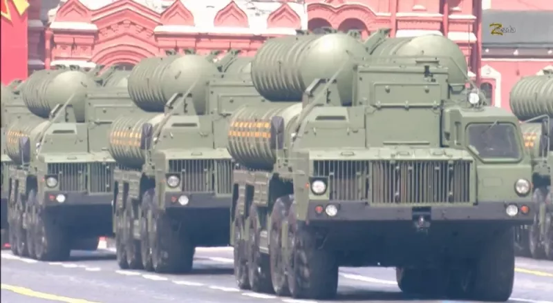 俄羅斯勝利日閱兵，S-400 防空系統。 圖:新華社直播