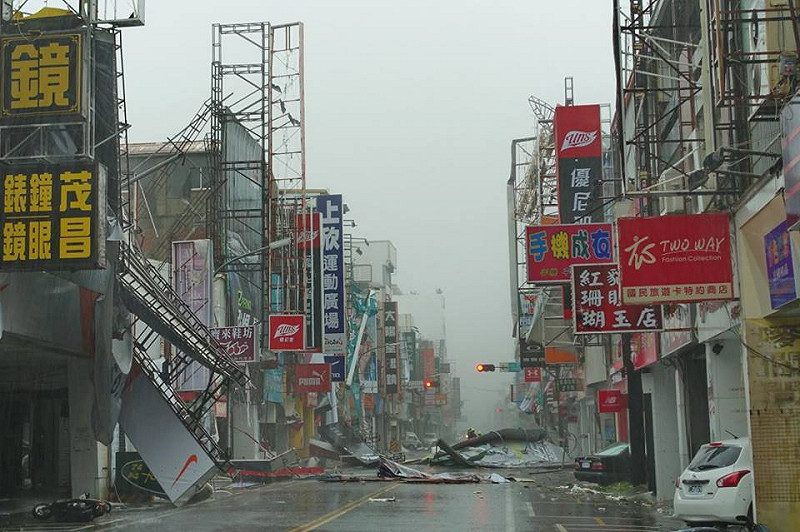 尼伯特颱風導致台東地區受災慘重。   圖：林豐傑拍攝，翻攝自《爆料公社》