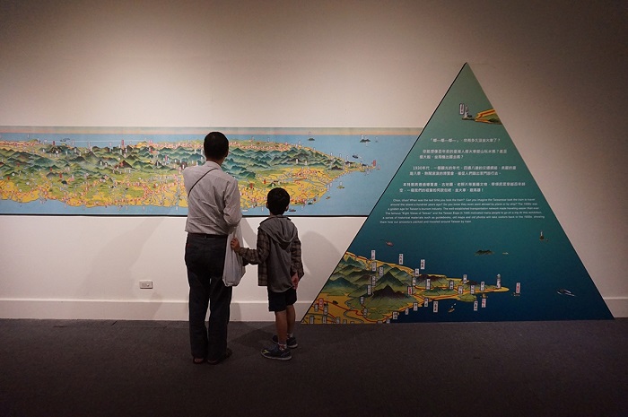 高雄市歷史博物館舉辦「時代行旅，1930遊高雄特展」，透過當年紀實影片、照片、紀念小物等，帶領民眾重回百年前的台灣。   圖：高雄市歷史博物館提供