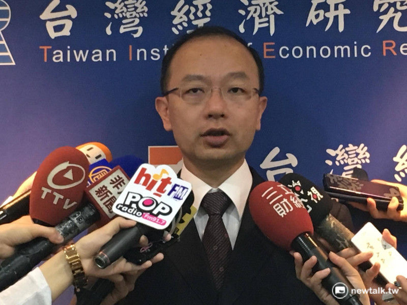 台灣經濟研究院25日公布最新景氣預測，將台灣經濟成長預測率下修至0.77。   圖：邱筠文/攝