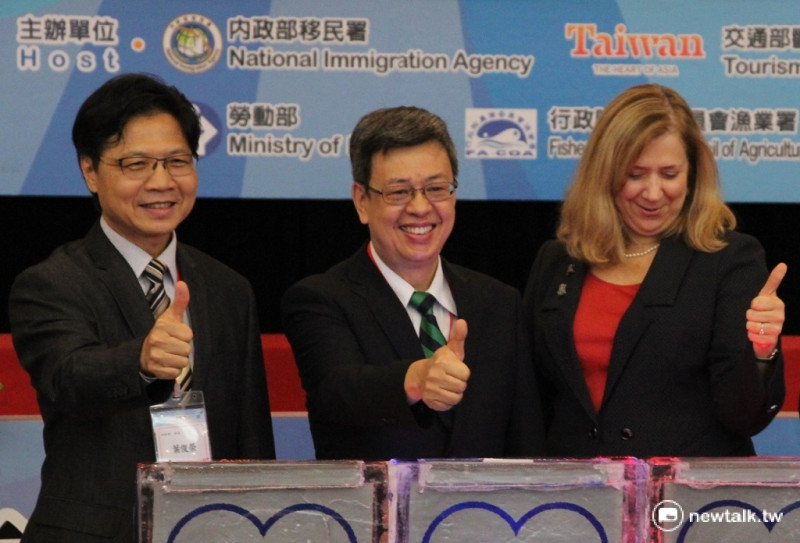 副總統陳建仁27日出席「2016年防制人口販運國際工作坊」開幕儀式表示，台灣致力參與國際議題並做出貢獻，希望各國能接納台灣成為國際組織的一員。   圖：林湘芸/攝