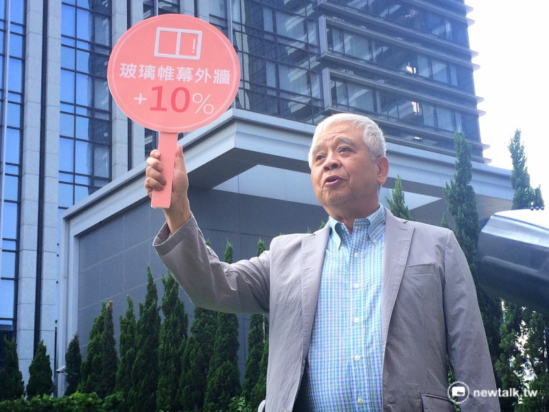 萬豪酒店董事長劉文治28日控訴，在台北市政府房地稅新制上路後，飯店設施反而成為加稅標的。   圖：許芷敏/攝