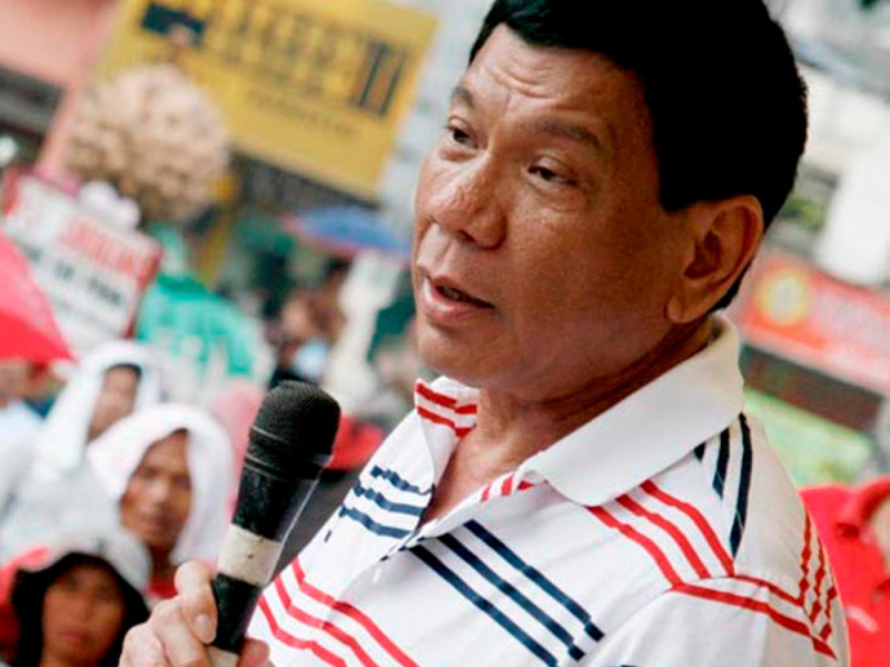 菲律賓5日宣布進入「全國緊急狀態」，總統杜特地有權調動軍警鎮壓惡徒目無法紀的暴力行為。   圖：翻攝杜特地官網