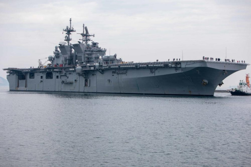 美軍證實「美利堅級」兩棲突擊艦的「黎波里號(LHA-7)」已離開沖繩。   圖：翻攝U.S. Indo-Pacific Command推特（資料照）