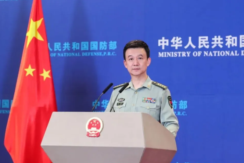 中國國防部今日舉行例行記者會，回應日方出動出雲號直升機航母跟蹤監視。   擷取自環球網