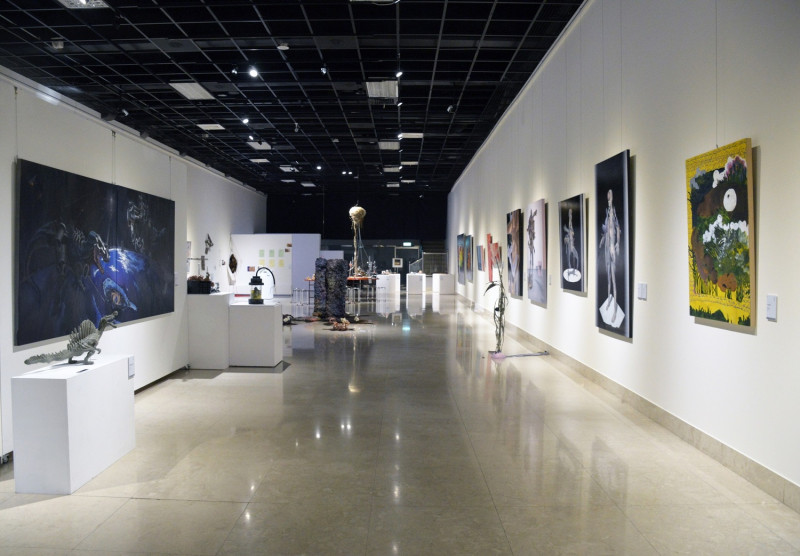 第一展覽室策展主題《我是誰》，展出華梵大學學生精彩作品。   圖：新北市文化局提供