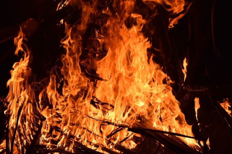 新北市汐止區原興路上一棟公寓，今天（7日）凌晨突然發生火警，燃燒面積約28平方公尺，詳細起火原因還有待進一步調查。   示意圖／翻攝pixabay