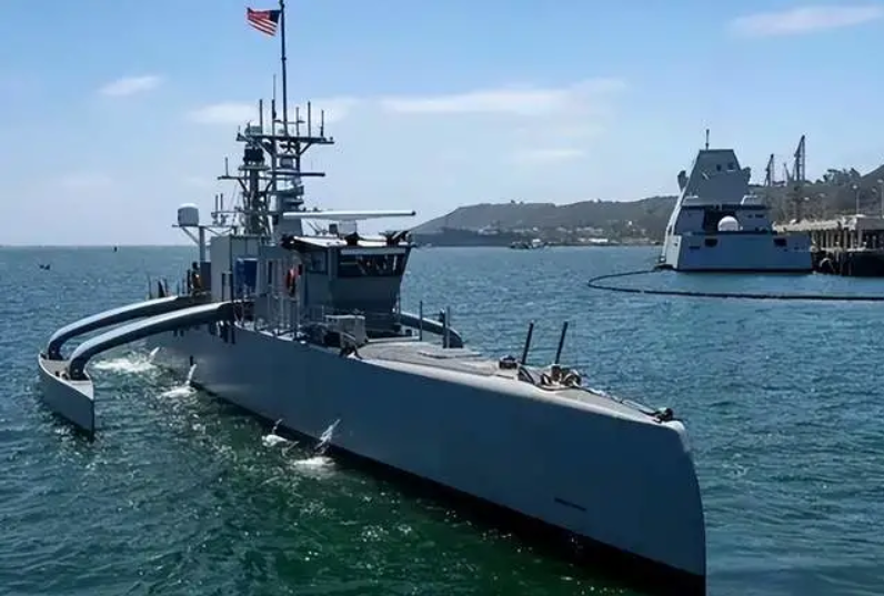 美國海軍噸位最大的無人艇「海上獵手」。   圖 : 翻攝自新民晚報