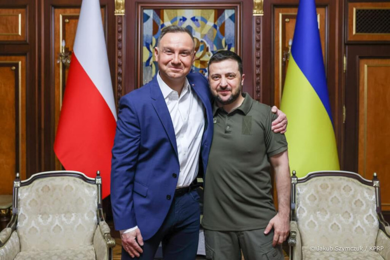 波蘭總統杜達（左）與烏克蘭總統澤倫斯基（右）上月22日在基輔會面。   圖：翻攝臉書