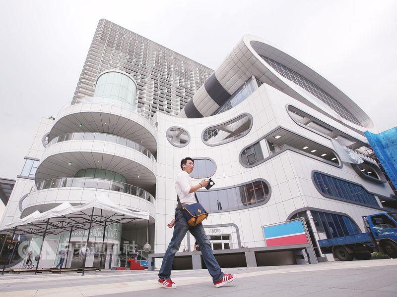 針對監察院9日糾正三創案，台北市政府發言人林鶴明晚間表示，公部門引用相關法規應嚴謹慎重、依法行政，市府會進行檢討。   圖：中央社
