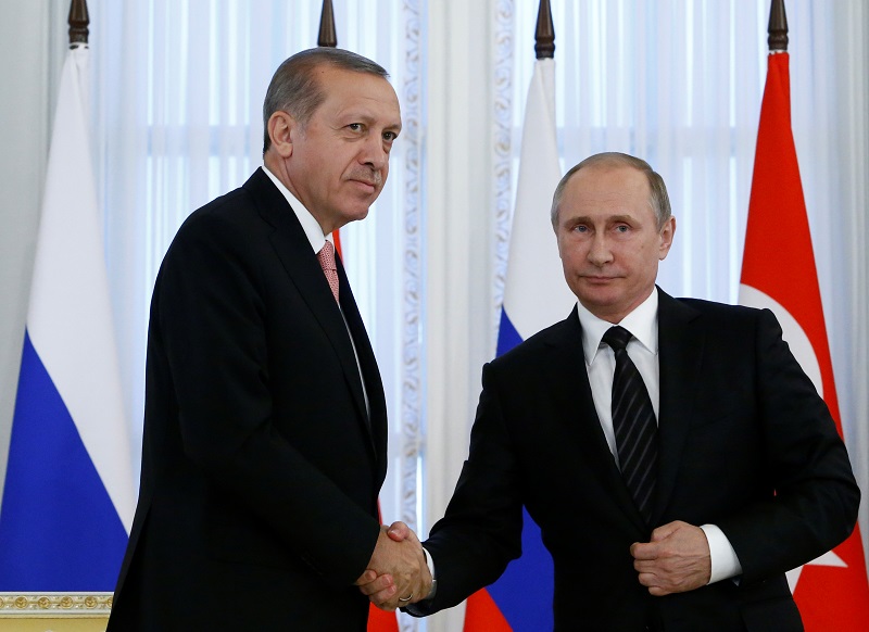 俄羅斯總統普亭（右）9日與到訪的土耳其總統艾爾段舉行會談，修補雙邊關係。   圖：達志影像/路透社
