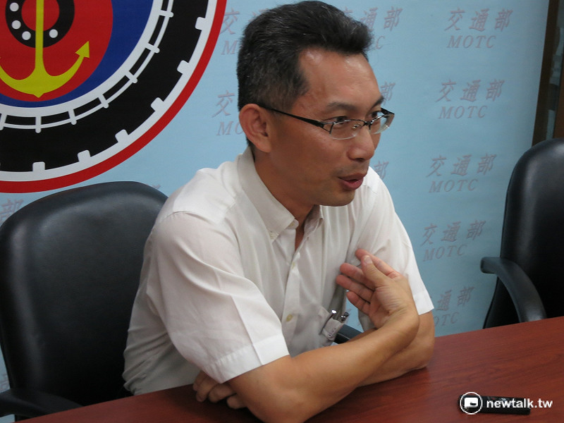對於Uber爭議，交通部路政司專委李昭賢表示，運輸業屬於特許經營行業，涉及消費者安全、消保權益等，Uber仍不該規避其應有責任。   圖：呂佳峻/攝