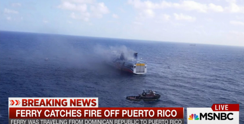 加勒比海幻想號郵輪17日在海上驚傳失火，美國海岸警備隊馳援。   圖：翻攝NBC NEWS